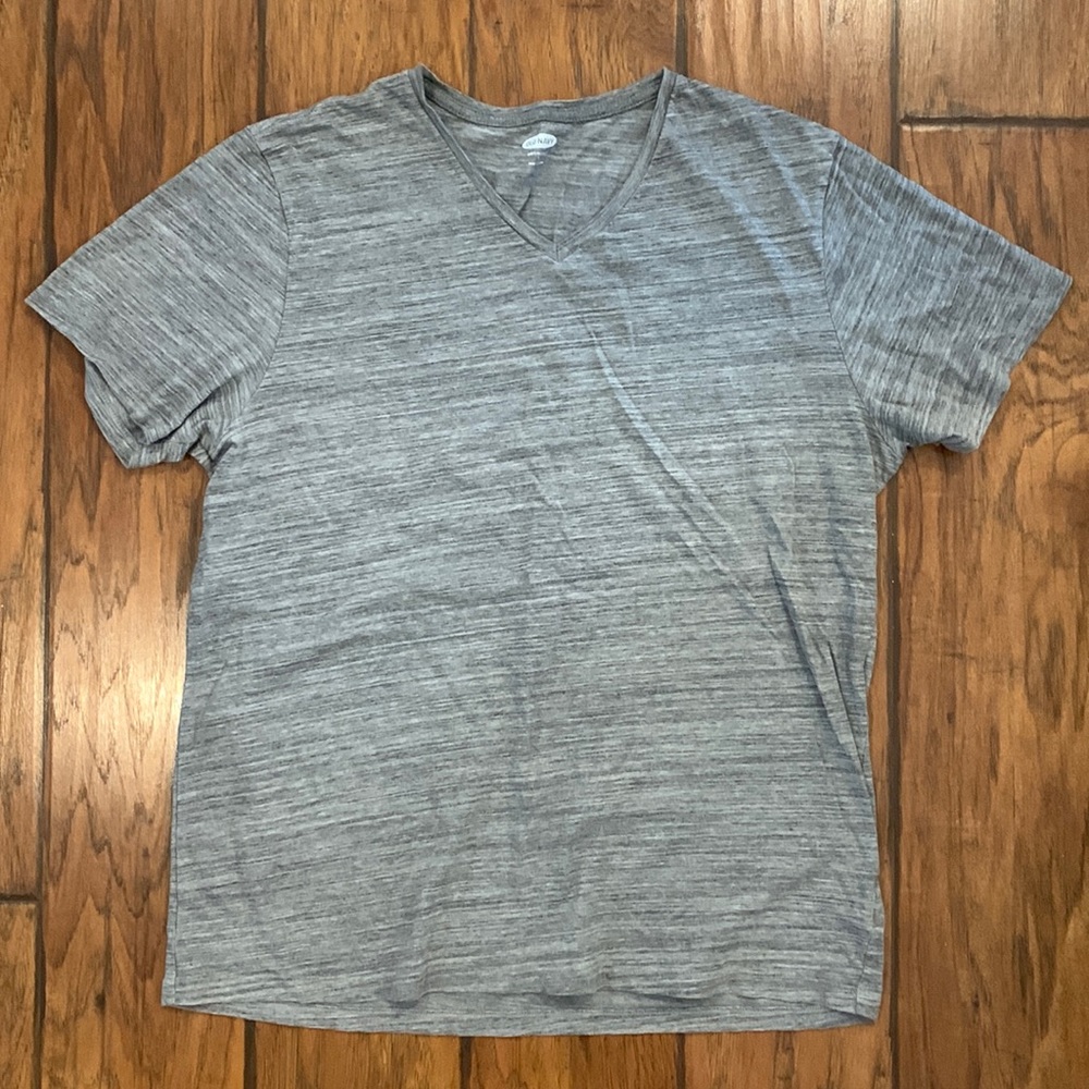Old Navy Casual V-Neck T-Shirt